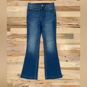 White House Black Market The Skinny Flare Jeans | Size 8 | Extra High Rise